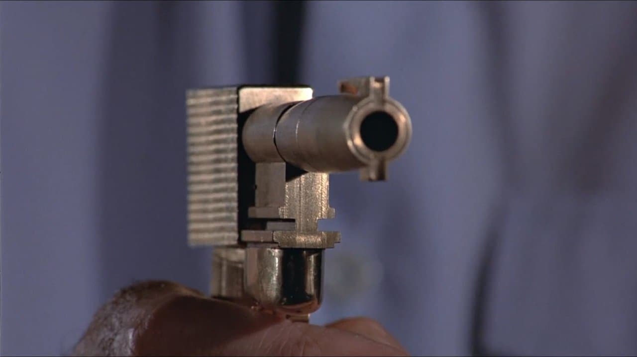 L'Homme au pistolet d'or - Capture 2