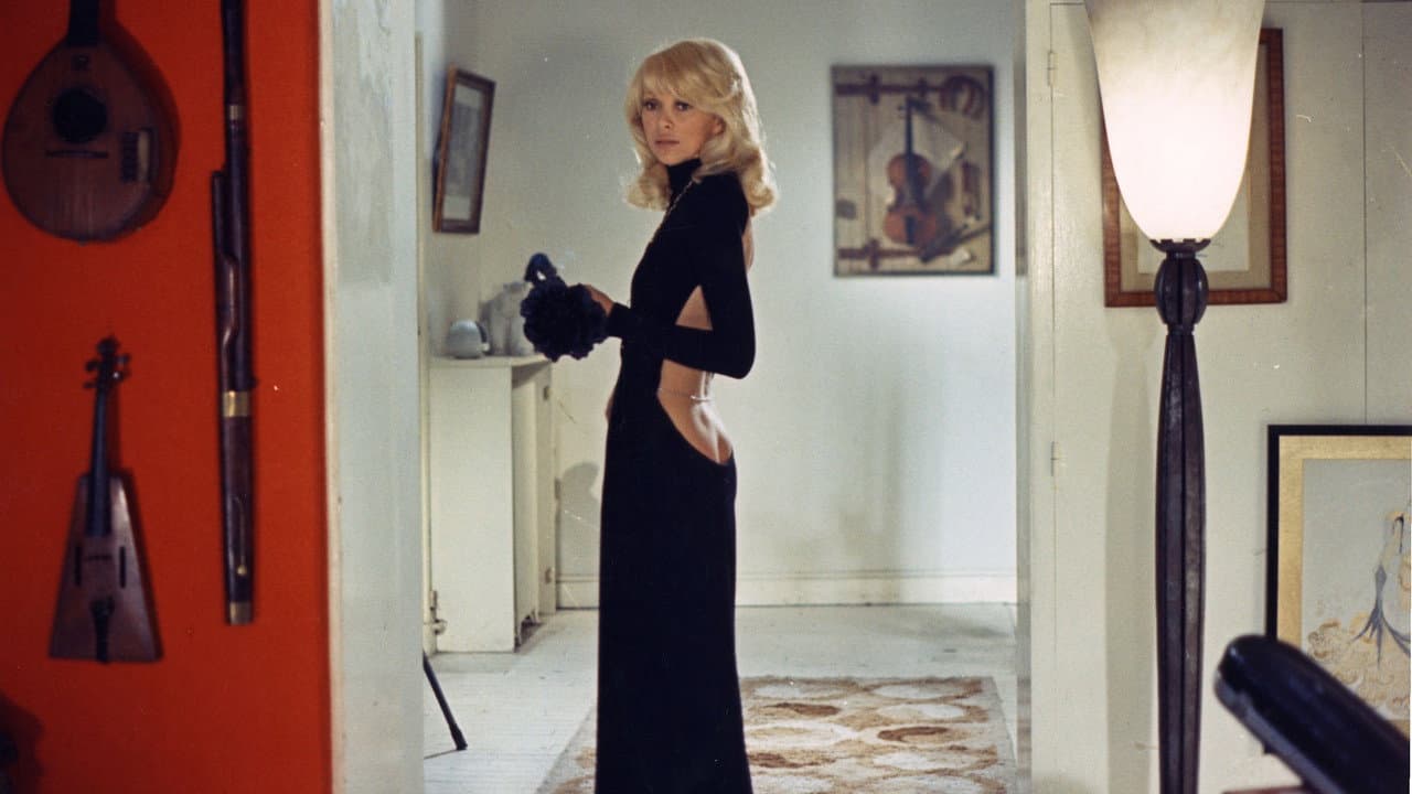 Le Grand Blond avec une chaussure noire